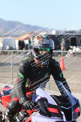 media/Dec-01-2025-Moto Forza (Mon) [[2daa91e15f]]/4-Around the Pits/